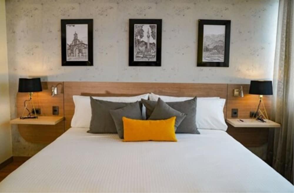 Hotel Casino Internacional Кукута Экстерьер фото A bedroom at the hotel